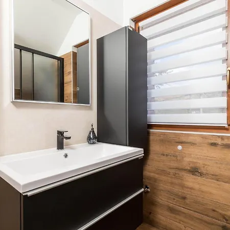 Сasa de vacaciones In With House A Mountain View *
