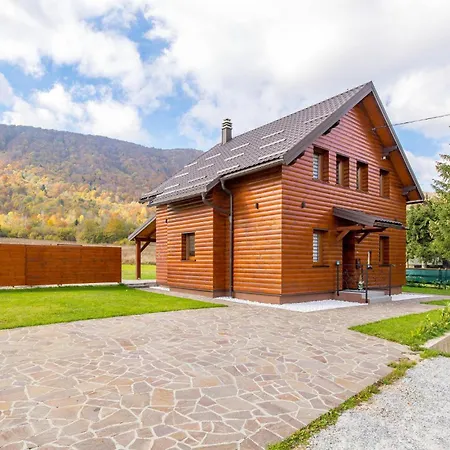 Σπίτι διακοπών In With House A Mountain View *